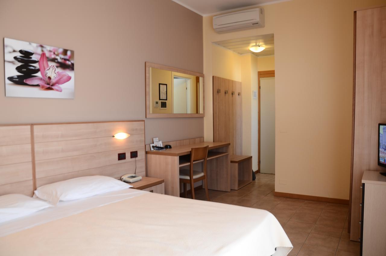 Hotel Mirage ميلانو ماريتيما المظهر الخارجي الصورة