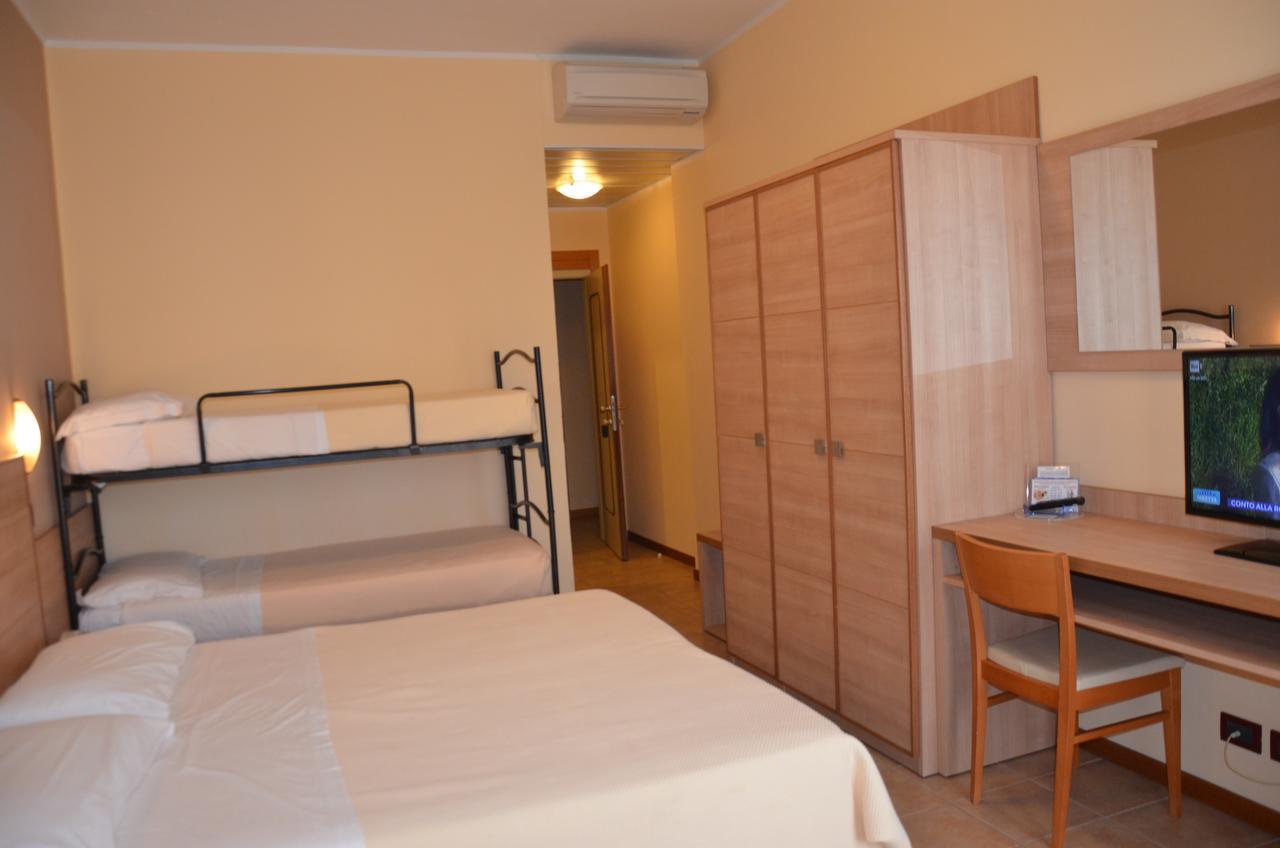 Hotel Mirage ميلانو ماريتيما المظهر الخارجي الصورة